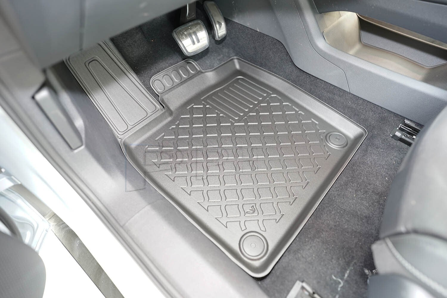 Gummierte Fußmatten Schalenmatten für VW ID.7 (electric) Limousine ab 20230