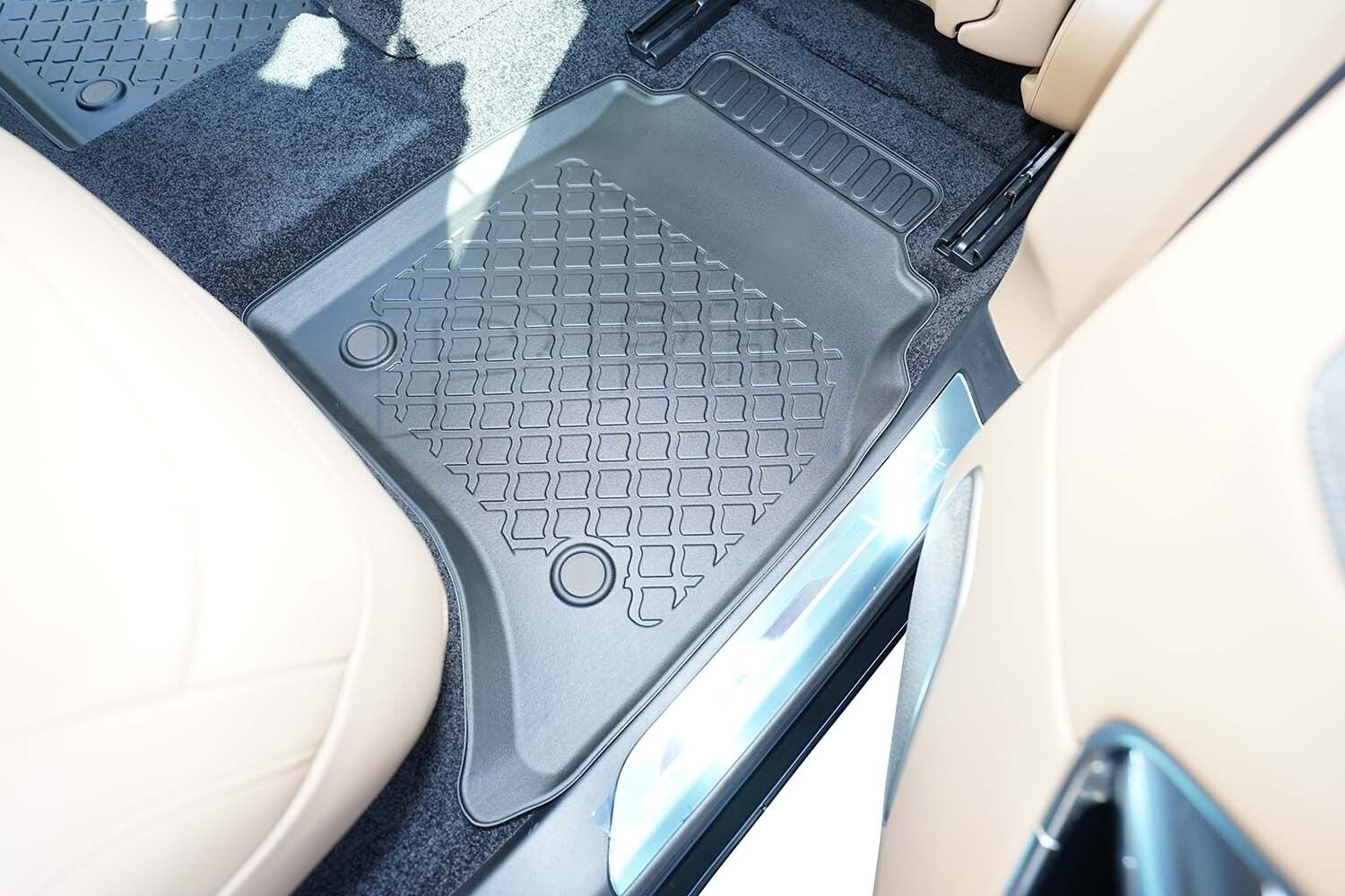 Gummierte Fußmatten für Range Rover v (L460) ab 2021 5Sitze / Langer Radstand3