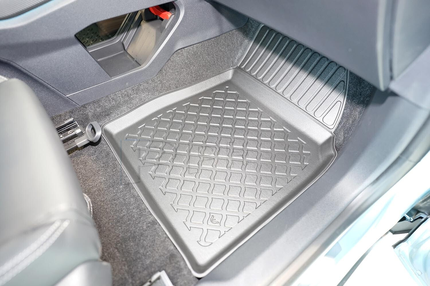 Gummierte Fußmatten Premium Schalenmatten für Ford Explorer VI ab 20241