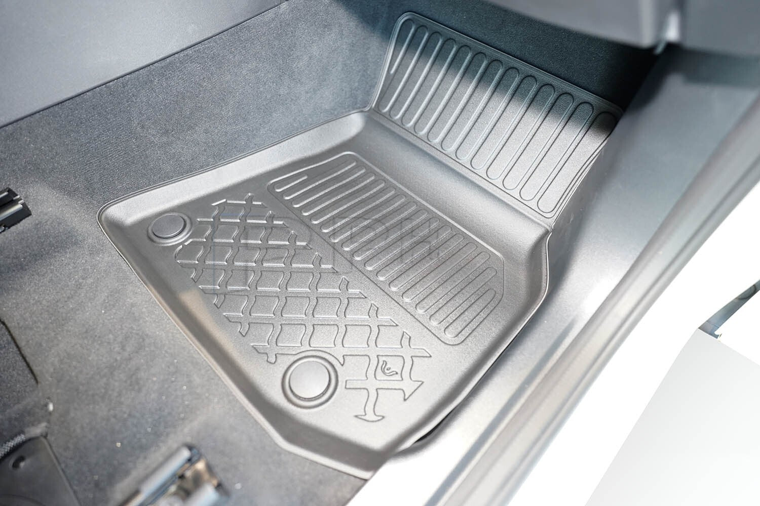 Gummierte Fußmatten Schalenmatten für BMW X3 (G45) mild hybrid 48 V SUV ab 20241