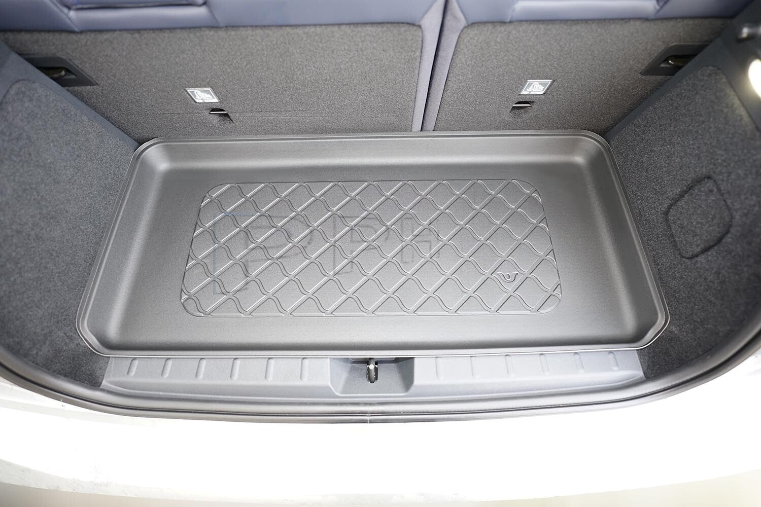Gummierte Kofferraumwanne für MINI Cooper (electric) ab 2023 Varioboden oben1