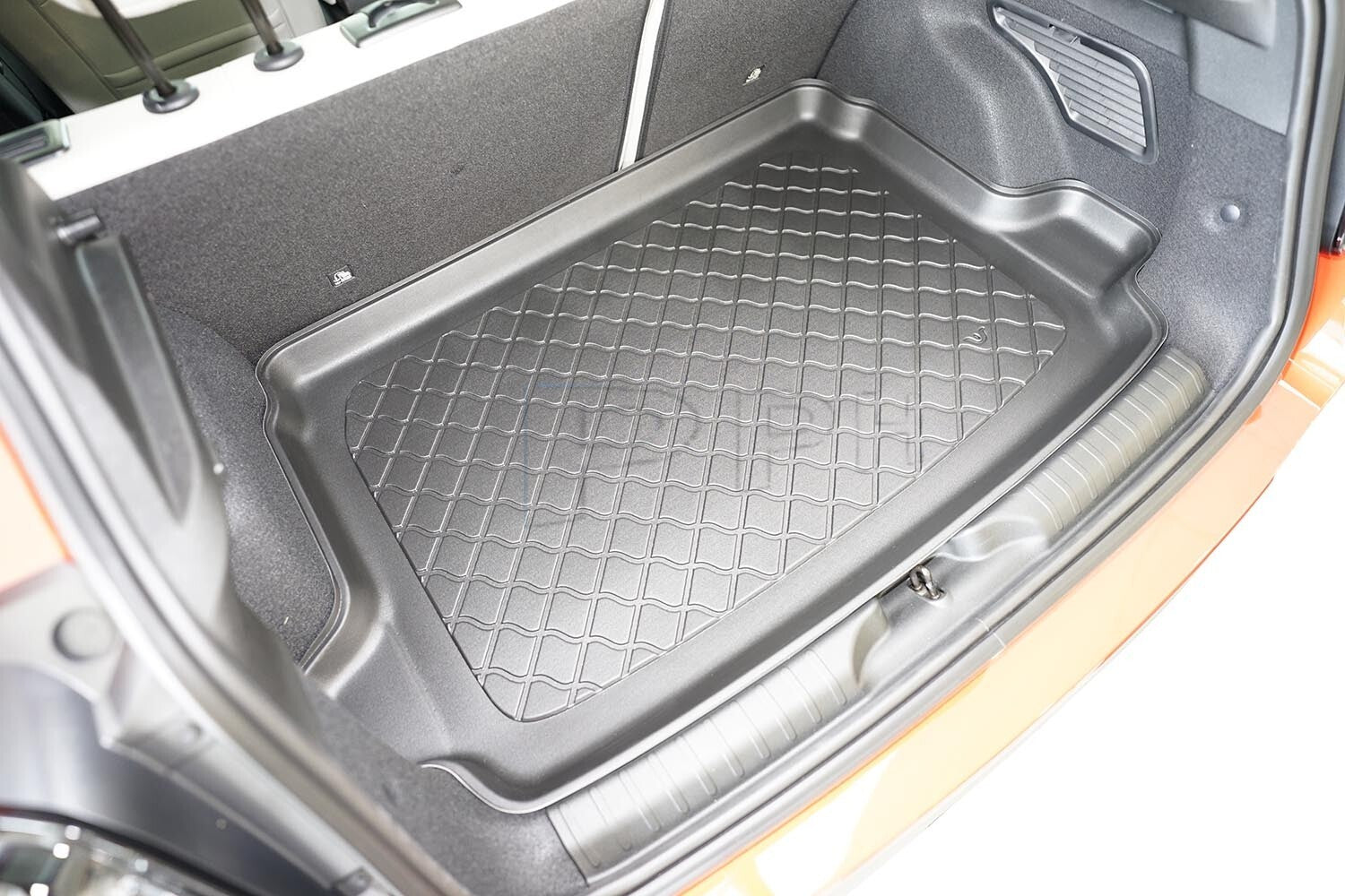 Gummierte Kofferraumwanne für Fiat 600e (electric) ab 2023- Varioboden oben1