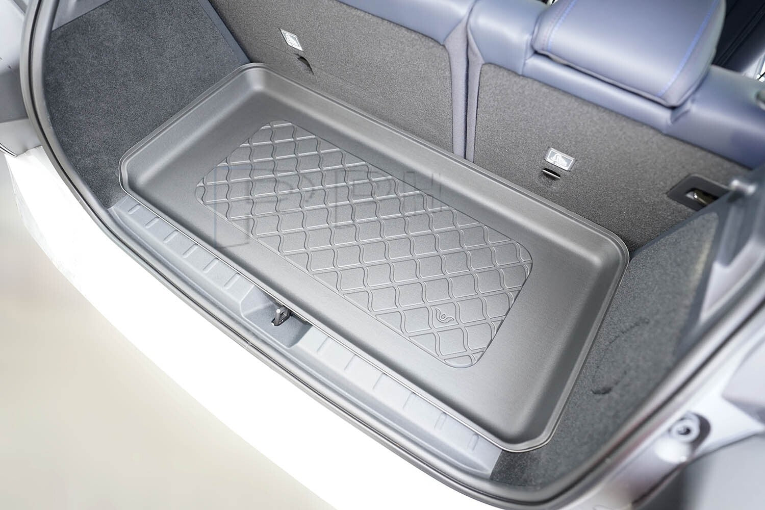 Gummierte Kofferraumwanne für MINI Cooper (electric) ab 2023 Varioboden oben0