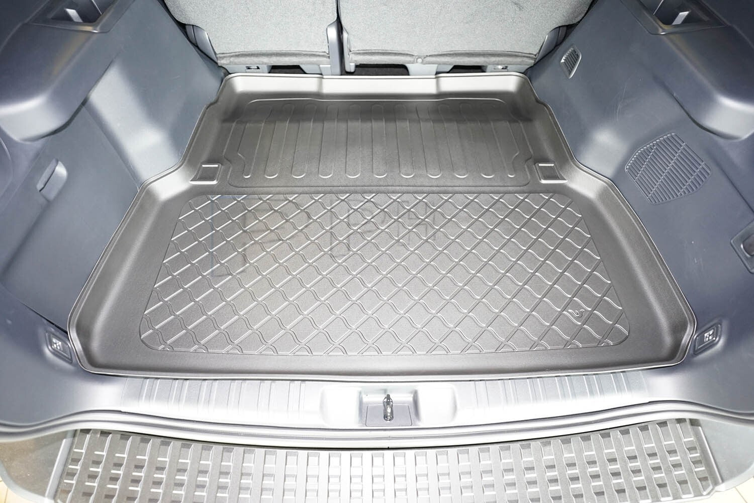 Caoutchouté Premium Bac Coffre pour Toyota Land Cruiser SUV Ab 2024 5Sitze1