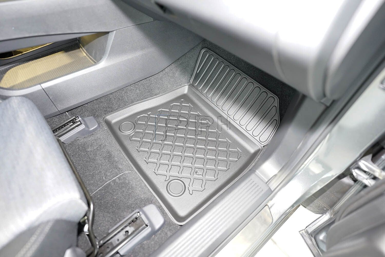 Gummierte Exklusiv Fußmatten passend für Nissan X-Trail IV e-Power SUV ab 20221