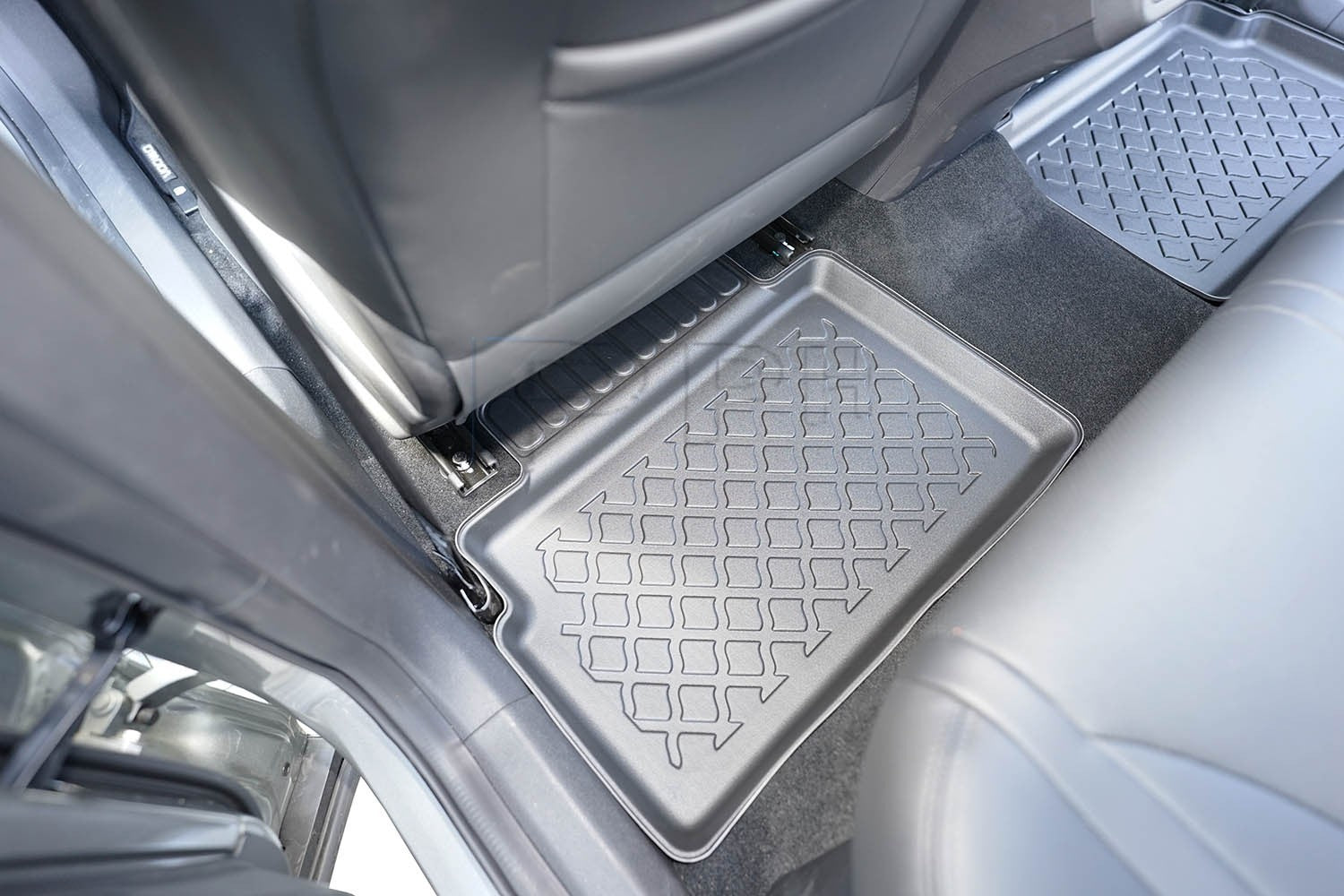 Gummierte Fußmatten Premium Schalenmatten für Omoda 5 (Verbrenner) SUV ab 20244