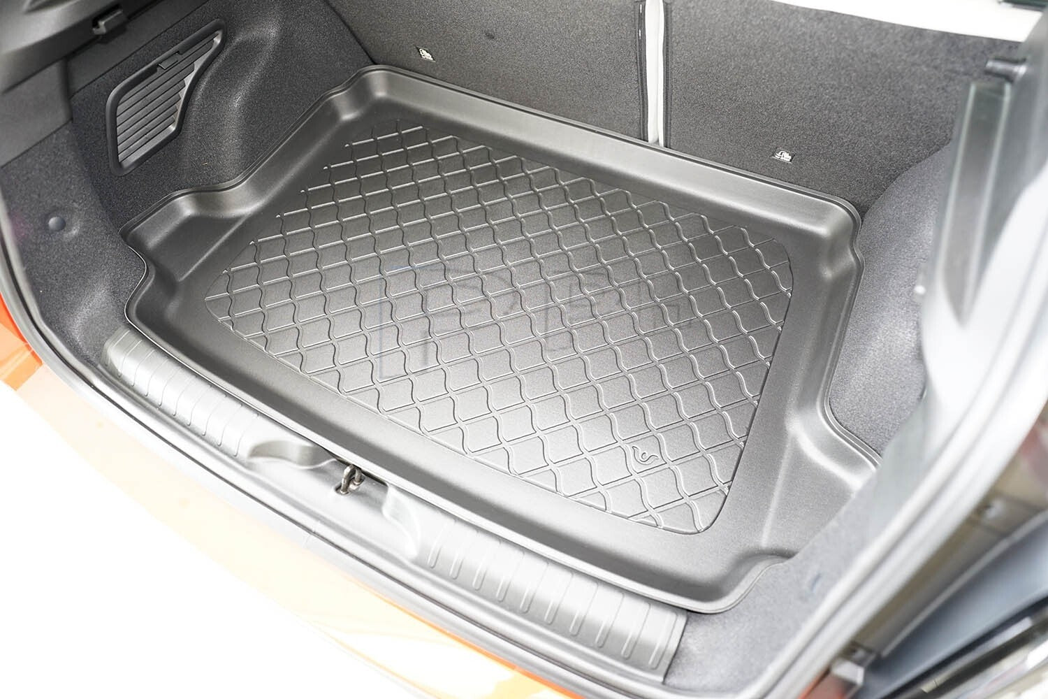 Gummierte Kofferraumwanne für Fiat 600e (electric) ab 2023- Varioboden oben0