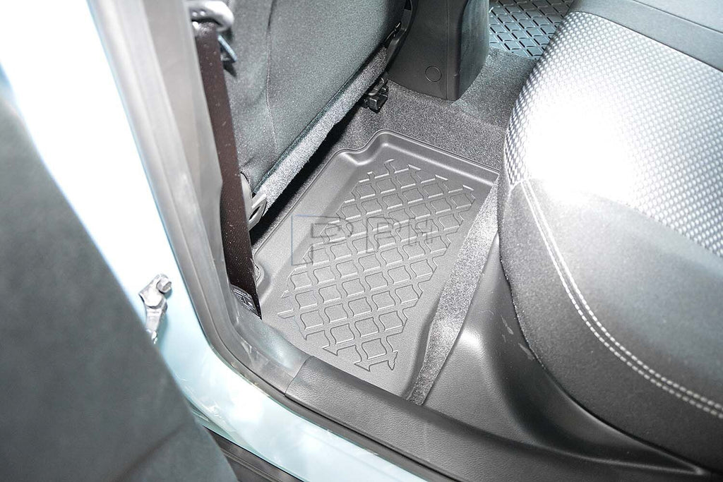 Gummierte Exklusiv Fußmatten Schalenmatten für SUZUKI Vitara Full Hybrid ab 20223